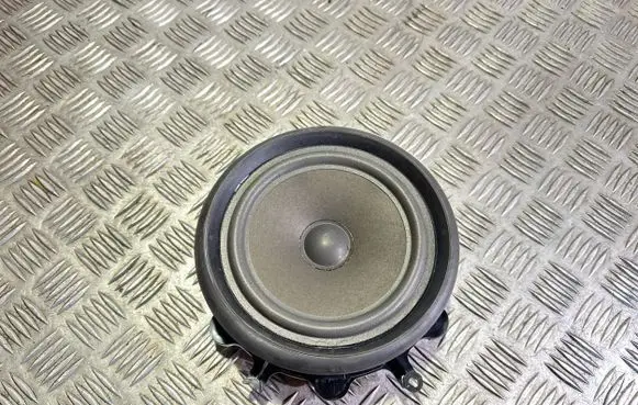 Audi A4 S4 B7 8E 8H Front door speaker 8E0035411