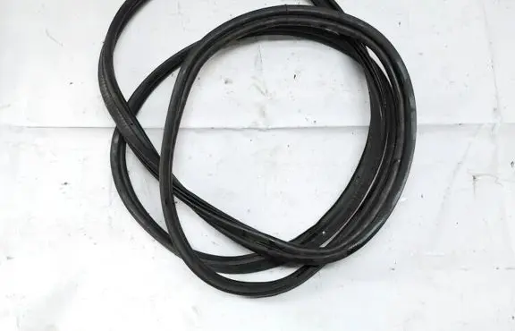 Ford Galaxy Rubber seal rear door 6m21u31013a 6m21-u31013-a