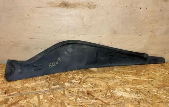 BMW 8 E31 Radiator trim 81087360