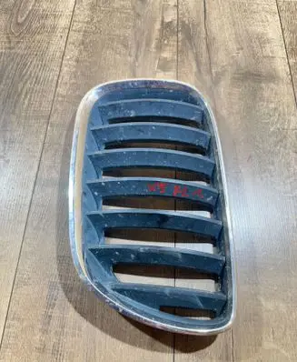 BMW X5 E53 Front bumper upper radiator grill 7124816