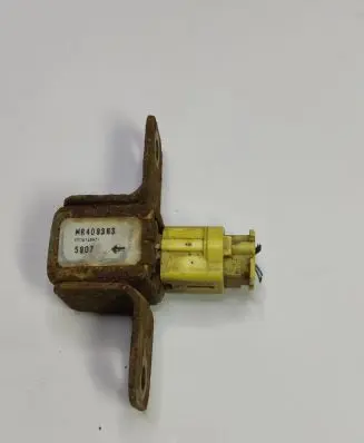 Mitsubishi Pajero Airbag deployment crash/impact sensor MR409363 5907 X009T25671