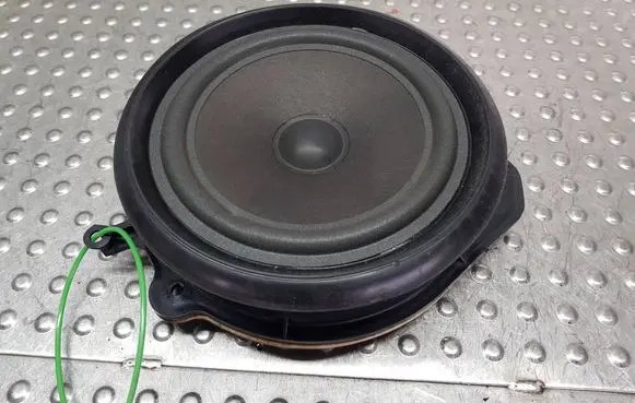 Audi A4 S4 B7 8E 8H Front door speaker S26371215 8E0035411