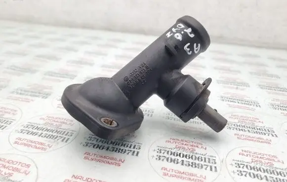 Audi A3 S3 8P Engine coolant pipe/hose 03G121121B