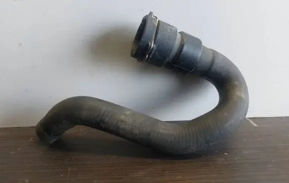 Volvo XC70 Engine coolant pipe/hose BG918B160GA