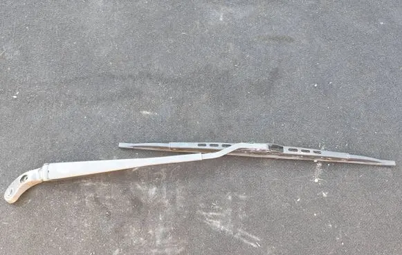 Mini One - Cooper R50 - 53 Front wiper blade arm 80005596