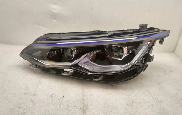 Volkswagen Golf VIII Headlight lense 5H0941059A