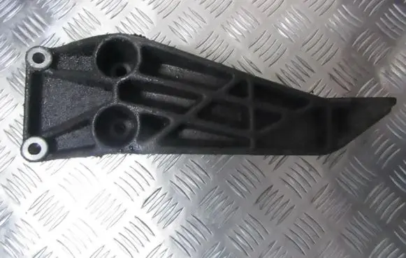Opel Vectra B Engine mounting bracket 90497235