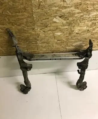 Audi A5 8T 8F Front subframe 8T0399315H 2139204793B8