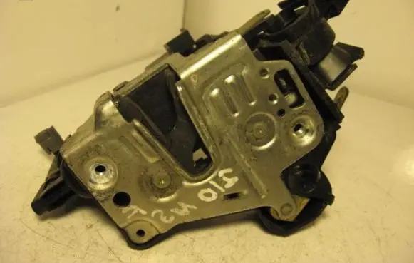 Mercedes-Benz C W202 Front door lock