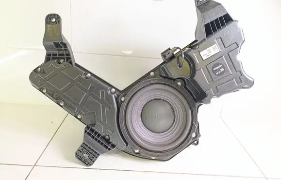 Hyundai Kona I Subwoofer speaker 96380J9000