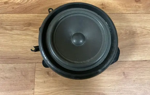 Audi A4 S4 B7 8E 8H Rear door speaker 8E0035411