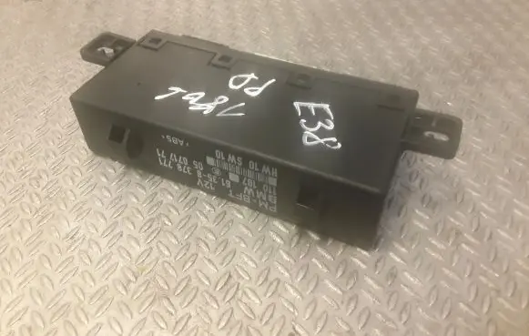 BMW 7 E38 Door central lock control unit/module 8378771
