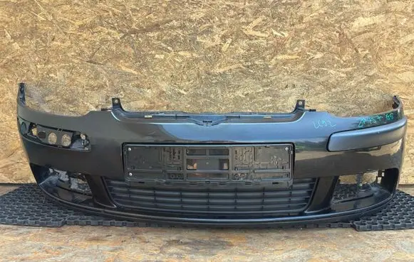 Volkswagen Golf V Front bumper 1K0807221