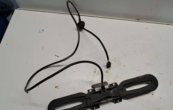 Mercedes-Benz SL R230 Keyless system antenna A2308200475