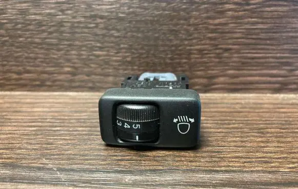 Toyota Avensis Verso Headlight level height control switch 8415244020