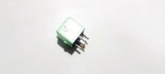 BMW 5 E39 Other relay 61368373700 v23134-k59-x312