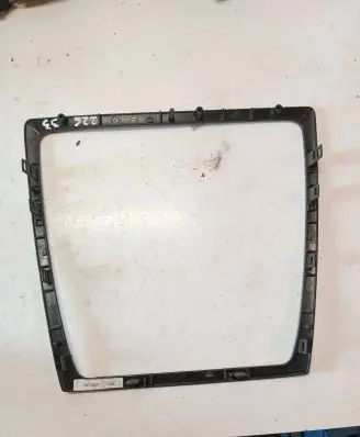Radio/GPS head unit trim