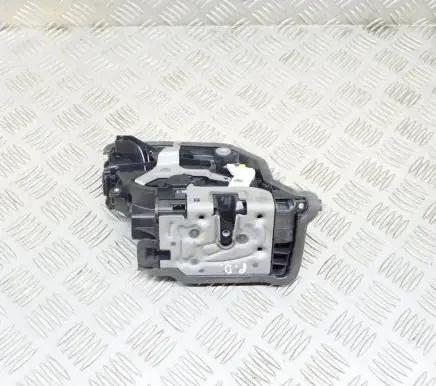 BMW X3 G01 Front door lock 9492100