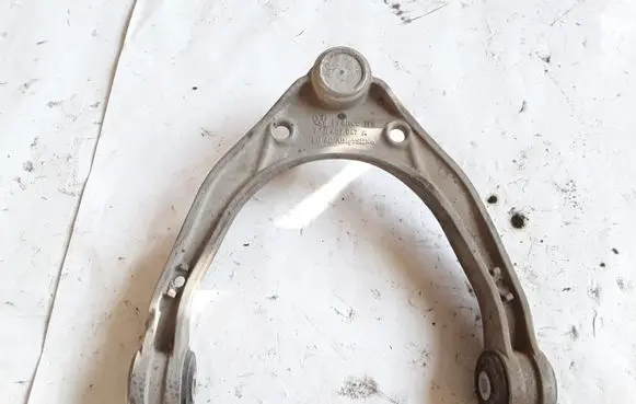 Audi Q7 4L Front upper control arm/wishbone 7L0407047A 200000006