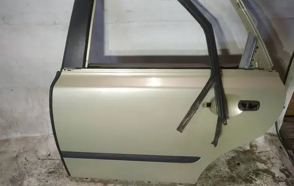 Volvo S40 Rear door