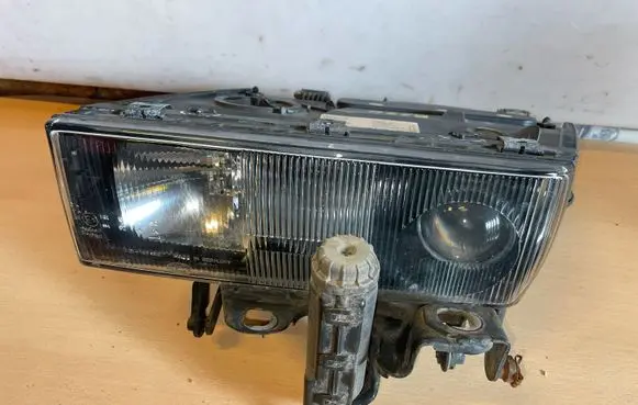 BMW 8 E31 Headlight/headlamp 13613500