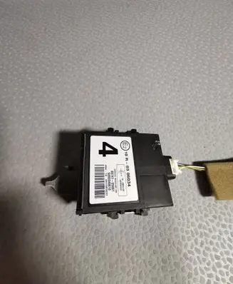 Toyota Avensis T270 Door control unit/module 8974105081