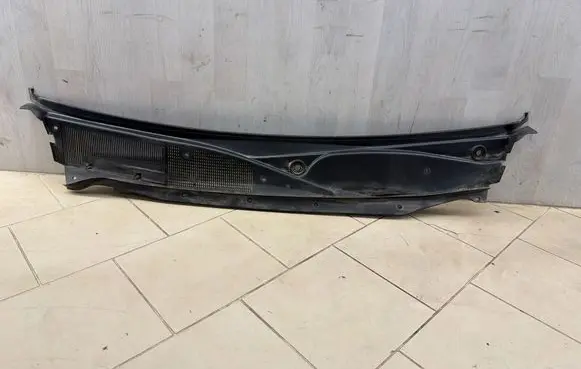 Cadillac SRX Wiper trim 184695047 25773465 M0LD4622