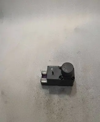 Audi A4 S4 B5 8D Central locking vacuum pump 4A0862257J