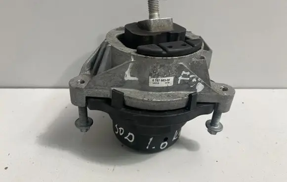 BMW 4 F32 F33 Engine mount bracket 6787663