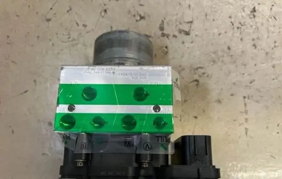 Mercedes-Benz S W223 Master brake cylinder 0265956797 2239003327