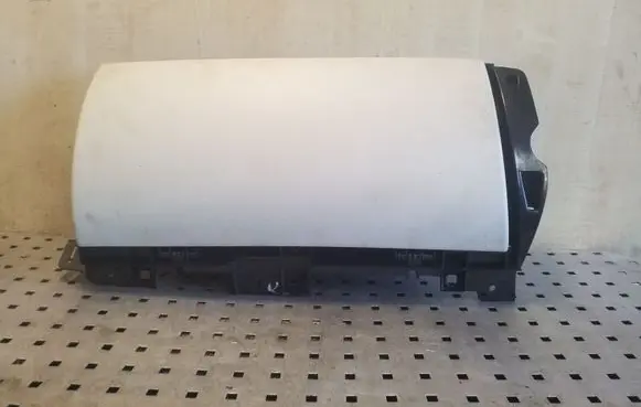 Jaguar XJL Glove box