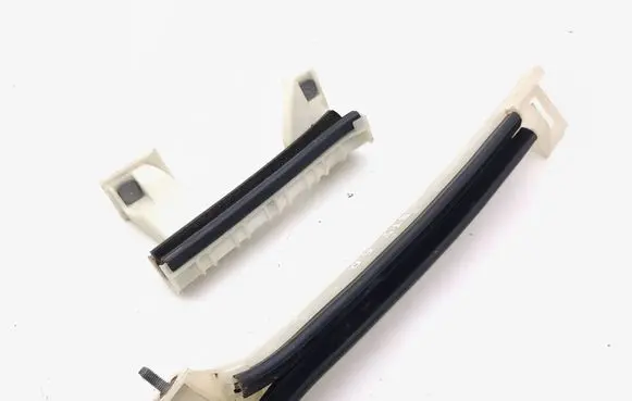 Peugeot 2008 II Rear door windshield rail 9825959580 9630723380