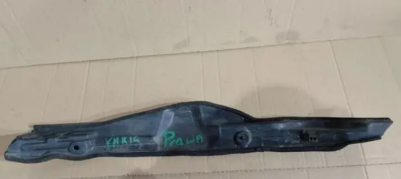 Toyota Yaris Glove box 0D010