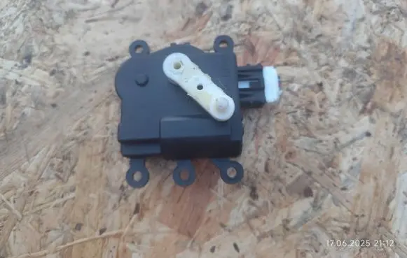Mazda 3 II Air flap motor/actuator 1913N 170620251 1706202521