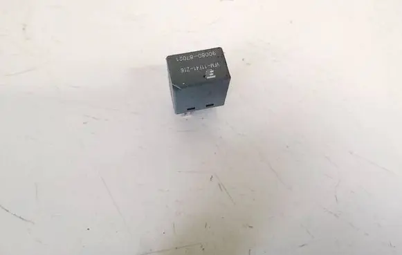 Toyota Avensis T270 Other relay 9008087021 90080-87021