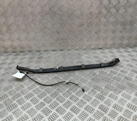 Volkswagen Touareg II Other trunk/boot trim element 7P6827712