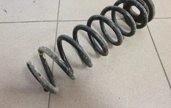 Volkswagen Tiguan Rear coil spring