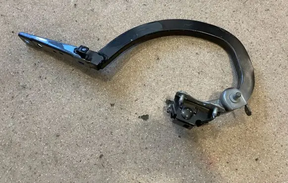 BMW 5 G30 G31 G38 Tailgate/trunk/boot hinge 7366397