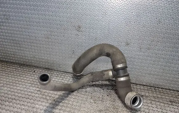 Coolant pipe/hose