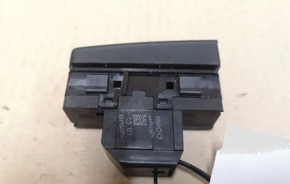 Opel Insignia A Traction control (ASR) switch 13272500