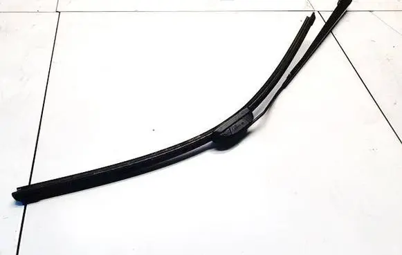Nissan Almera Tino Front wiper blade arm