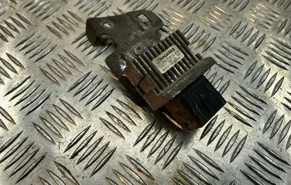 Ford Mondeo MK IV Glow plug pre-heat relay 9M5Q12A343AA 9M5Q12A343 AG9112A692BB