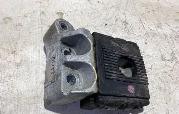 Mitsubishi Outlander Engine mounting bracket 1095A054