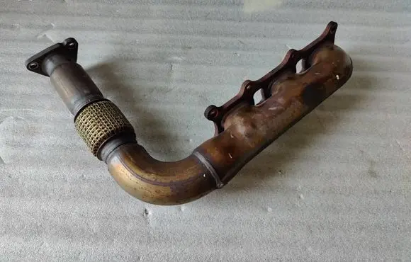 Audi A6 C7 Exhaust manifold 05925303