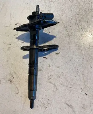 Audi A6 S6 C6 4F Fuel injector 03L130277
