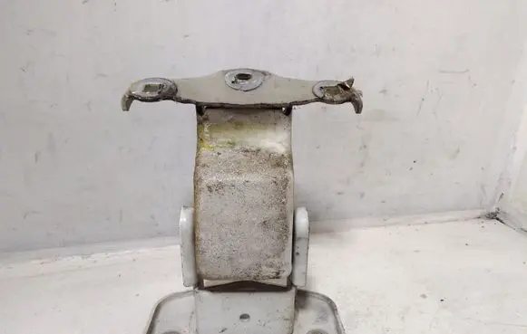 Nissan Primastar Loading door lower hinge 312304K 66379