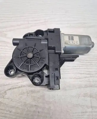 Volvo V70 Front door window regulator motor WR12291 970713101 080509