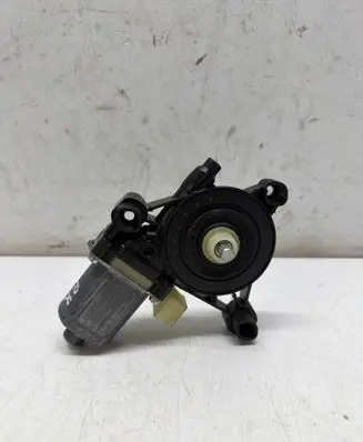 Volkswagen Tiguan Front door window regulator motor 0130822076