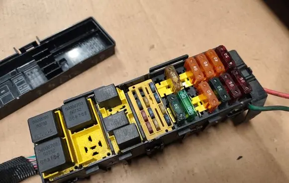 Fuse box set