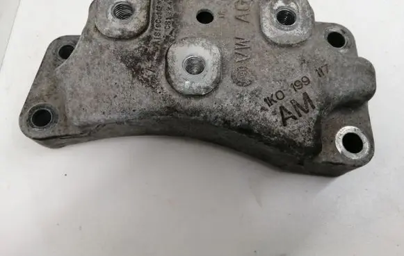Volkswagen PASSAT B7 Gearbox mounting bracket 1K0199117